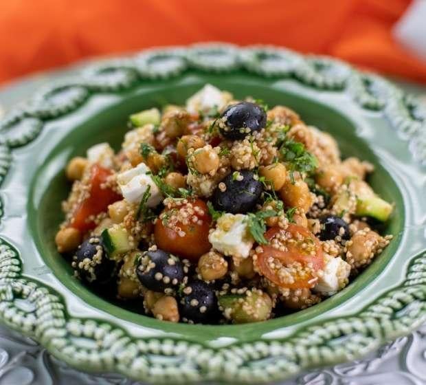 Salada Mediterrânica de Quinoa