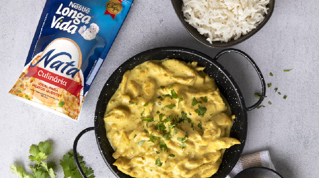 Bifinhos de Peru com Molho de Cebola e Caril