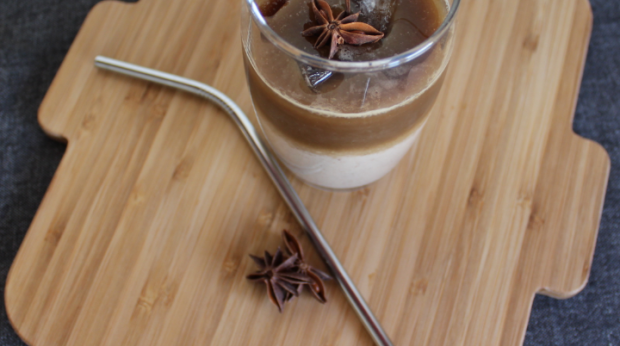 "BATIDO DE FRUTAS E CAFÃ"