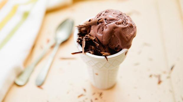 "receita gelado de chocolate e "