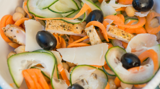 "salada frango parmesÃ£o"