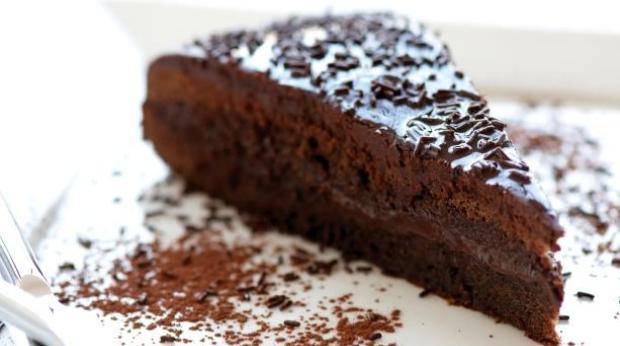 "cozinhar Bolo Brigadeiro"