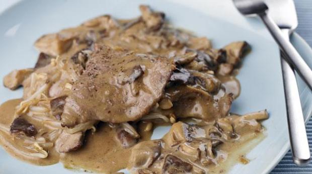 "cozinhar Bifinhos com cogumelo"