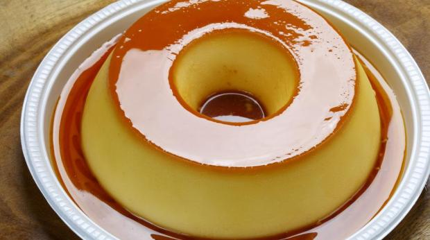 "Flan de leite condensado com n"