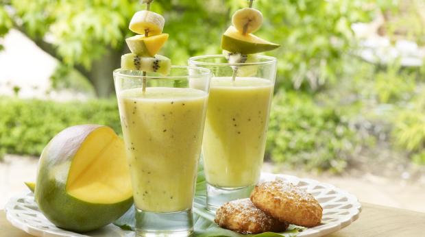 "licuado-de-frutas-tropicales.j"