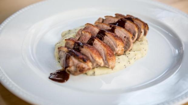 "Peito de pato com purÃ© de pÃªra"