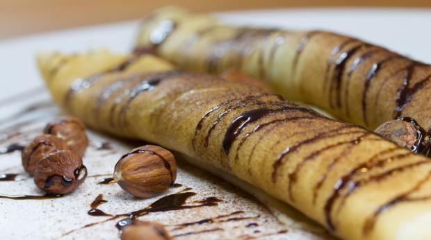 "Crepes de avelÃ£s com molho de "