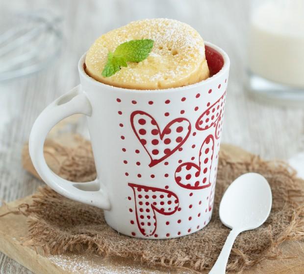 Bolo de Caneca de Doce de Leite e Banana