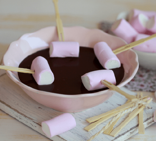 Fondue de Chocolate com Marshmallows