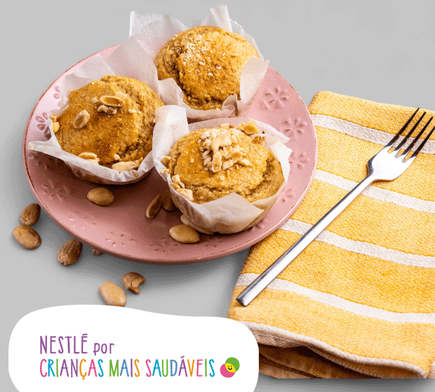 Muffins de pêra rocha, aveia e amêndoas  