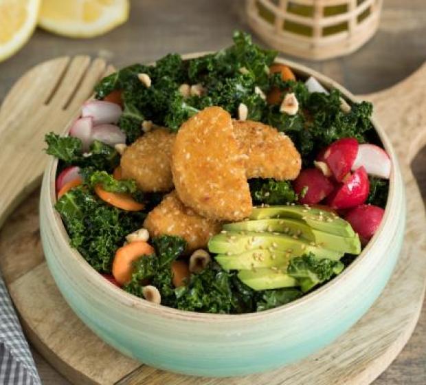 "Salada de couve-frisada com nu"