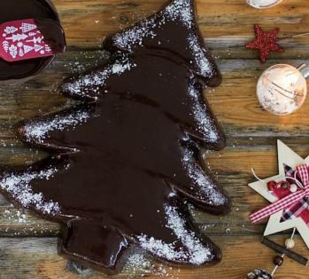 Árvore de Natal Brownie com Cobertura de Chocolate | NESTLÉ Árvore de Natal Brownie com Cobertura de Chocolate | NESTLÉ