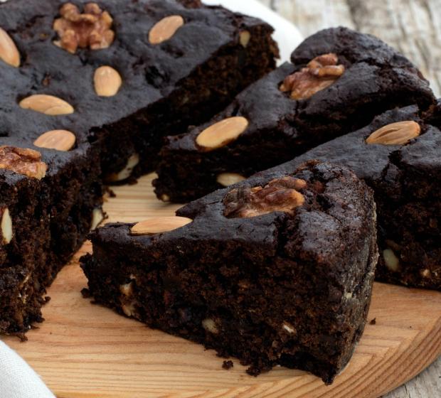 Receita de bolo de chocolate com mel e especiarias para o Natal